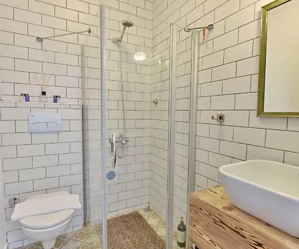 Проживание в семье Matiz (adults Only)